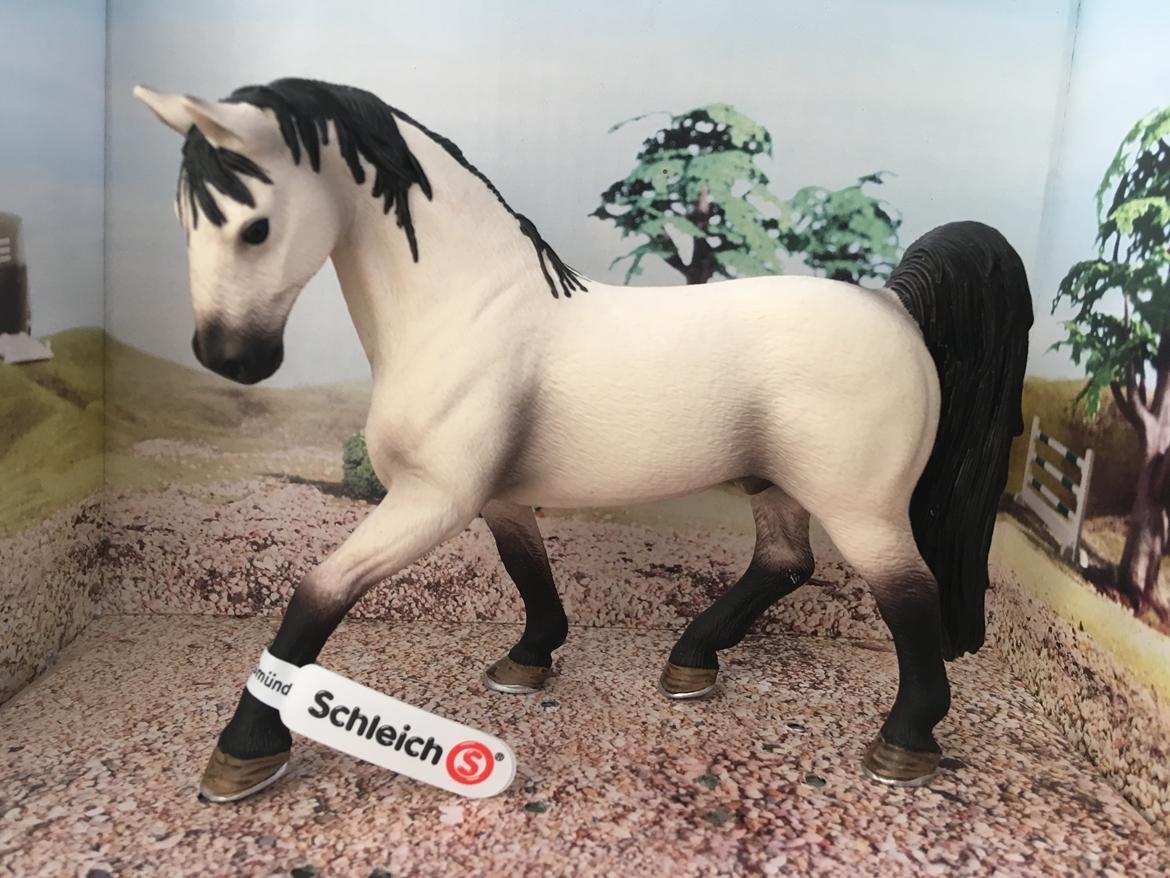 Mine Schleich Dyr - Navn: McDreamy. Race: Tennessee Walker. Køn: Hingst. Alder 5 år billede 257