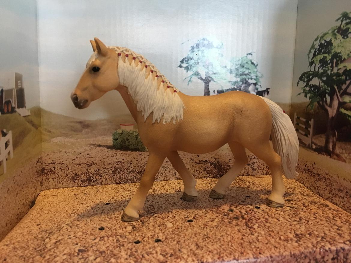 Mine Schleich Dyr - Navn: McGonagall Race: Haflinger Køn: hoppe Alder: 20 år billede 139