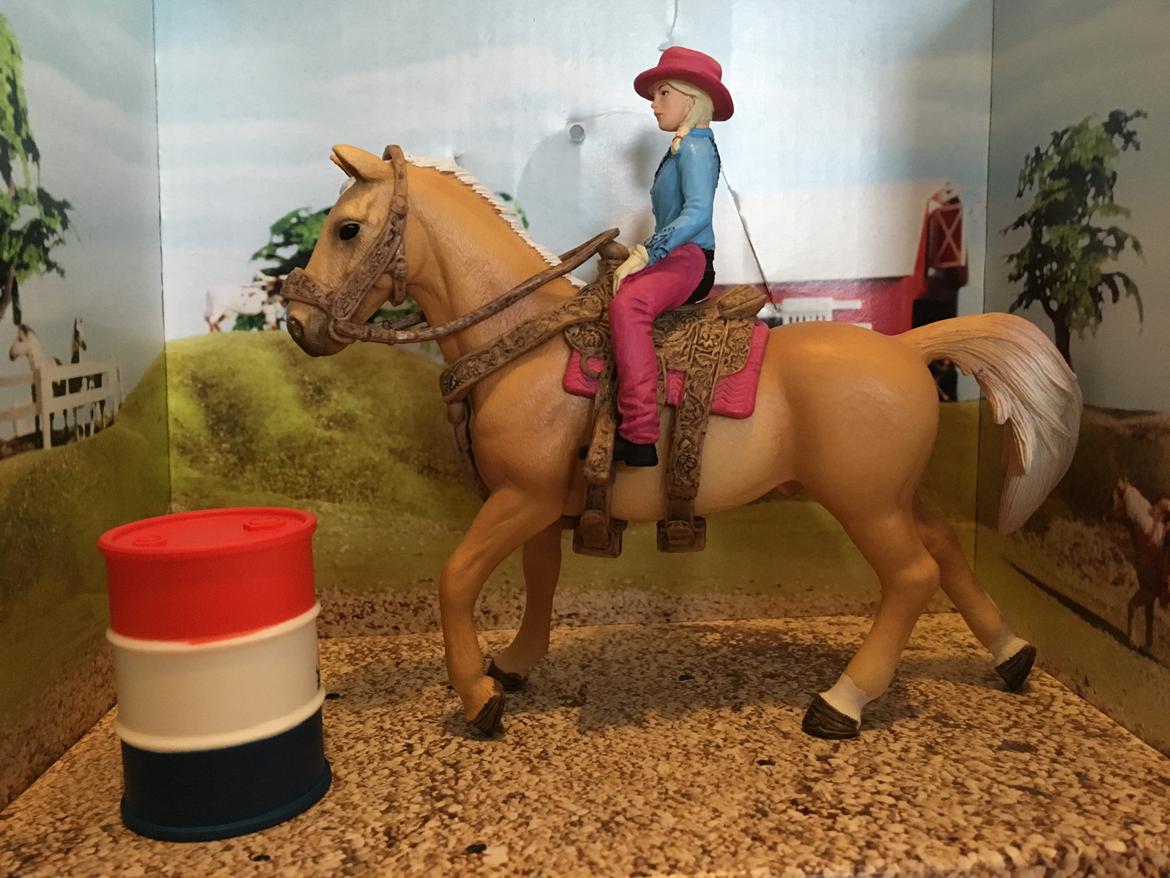 Mine Schleich Dyr - Navn: Colorado Boy Race: Palomino Køn: Hingst Alder: 12 år Rytter: Miranda billede 205