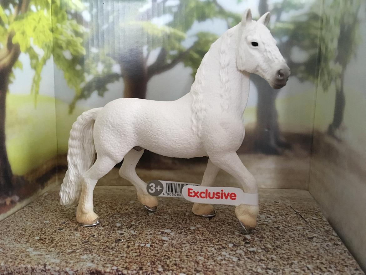 Mine Schleich Dyr - Navn: Focus Race: Friser Køn: Hingst Alder: 15 år billede 270