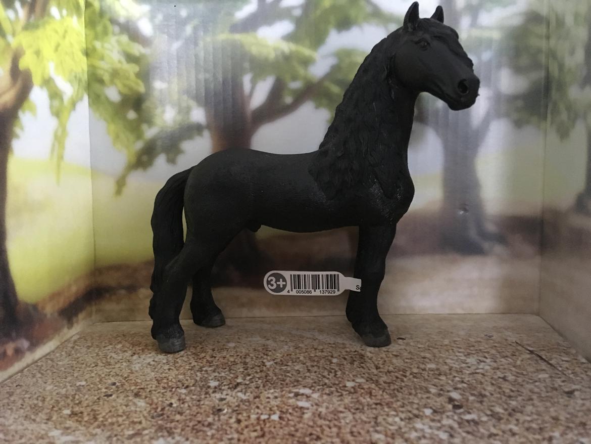 Mine Schleich Dyr - Navn: Majestueuze Reus Race: Friser Køn: Hingst billede 169