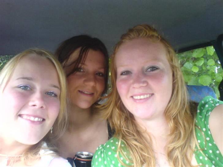 Ferie i Fjellerup 2007 - De sødeste 3 sammen som de altid burde være billede 7