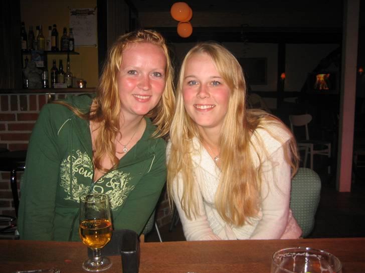 Ferie i Fjellerup 2007 - På en pub hvor vi mestrede sangene billede 28