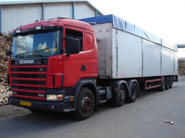 Lastbiler div. & Vores Hestetransporter - Min trucker-veninde Mai Wachsmuth's lastbil (Scania 380) -Havde den med til lastbilshow 2007.. sjovt:) Den har jeg kørt i :) billede 18