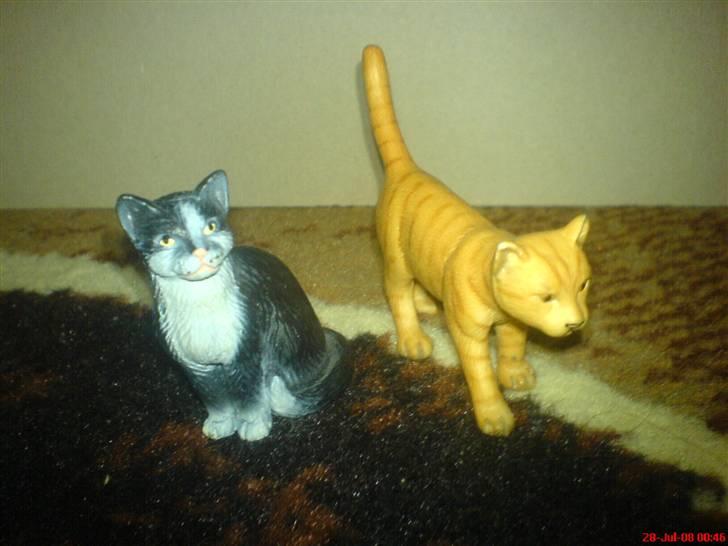 Mine Schleich - Sort kat:1997
Rød kat:2003
 billede 51