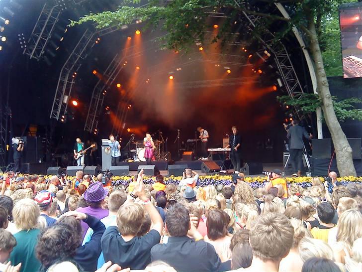 Nightwish live @ Skanderborg Festival - Det eneste billede af Alphabeat. (Man skulle jo spare strøm til NW). billede 2