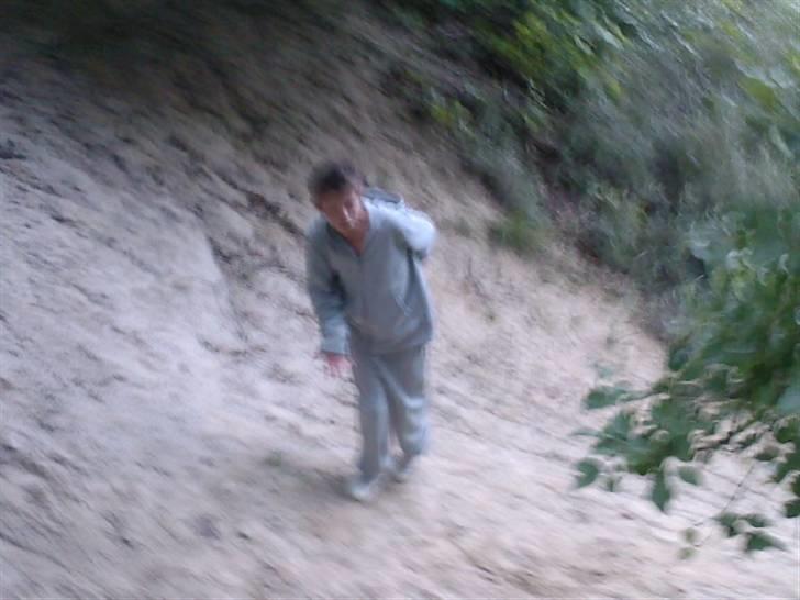 To aber i auktion på møn <3 Miig og Lasse Brøndum :D - Avvvvv JEg faldt ned ... HAHA lasse billede 6