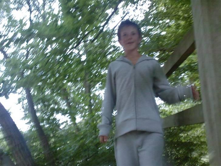 To aber i auktion på møn <3 Miig og Lasse Brøndum :D - HAHA tag den nu klarede jeg den bare ! jajaja godt med diiq lasse billede 21