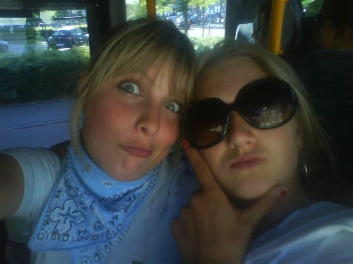 Det bedste jeg ved er: - Mig og Camilla på shoppingtur :P billede 11