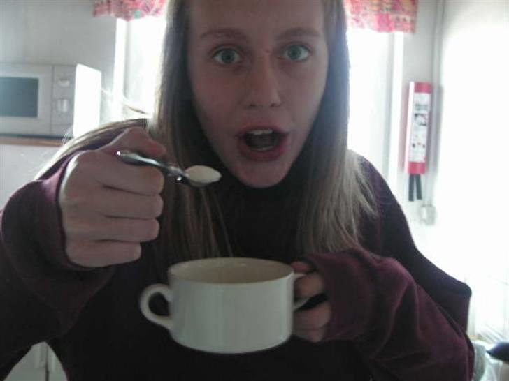 RINGKØBING RIDEKLUB - Riiiie, du kan ikke spise rent sukker?! billede 4