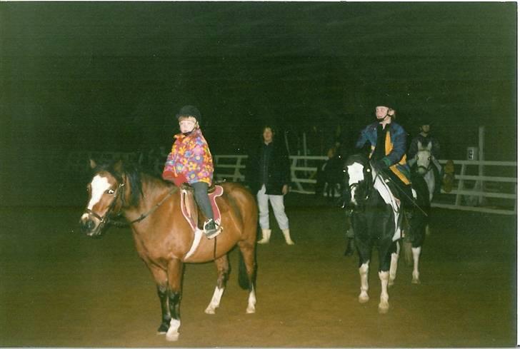 Stutteri Kermo - Man starter jo et sted (: her ses jeg på Casimir med en super lækker blomsterjakke (: billede 9