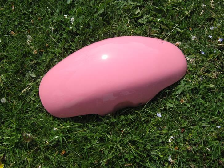 Suzuki Street Magic 'Projekt' - Den nyautolakeret forskærm.Den nyautolakeret forskærm. billede 9