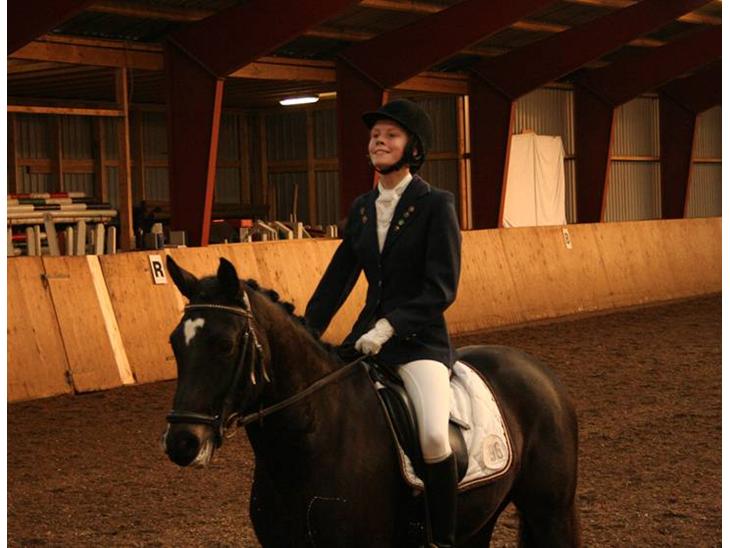 {{currentPhoto.altText}} billede {{currentPhoto.number}}