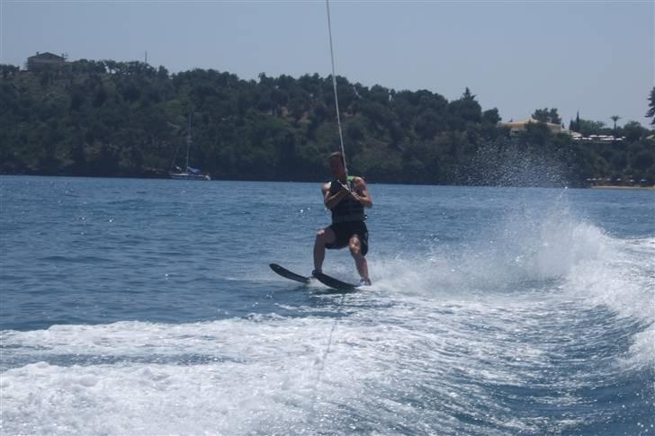 Krydstogt / Korfu ferie  - Far på vandski :) billede 2