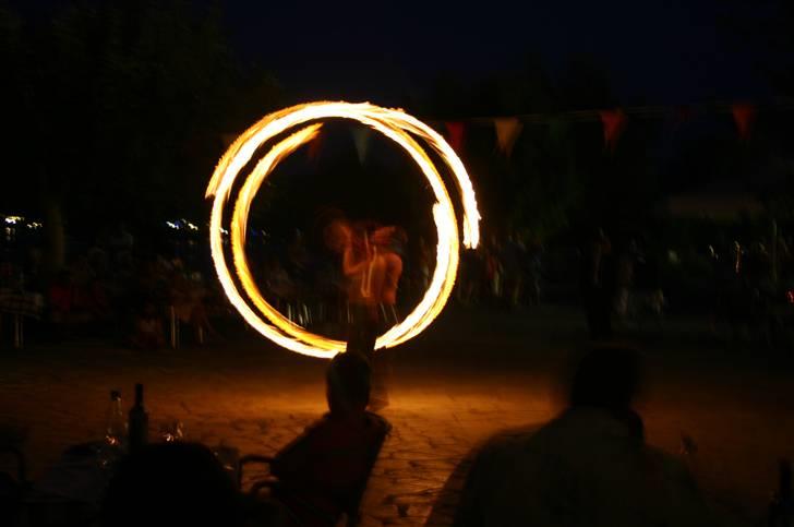 Krydstogt / Korfu ferie  - Ildshowet udført at en animation fra hotellet - det var kanon flot! - også til græsk aften billede 24