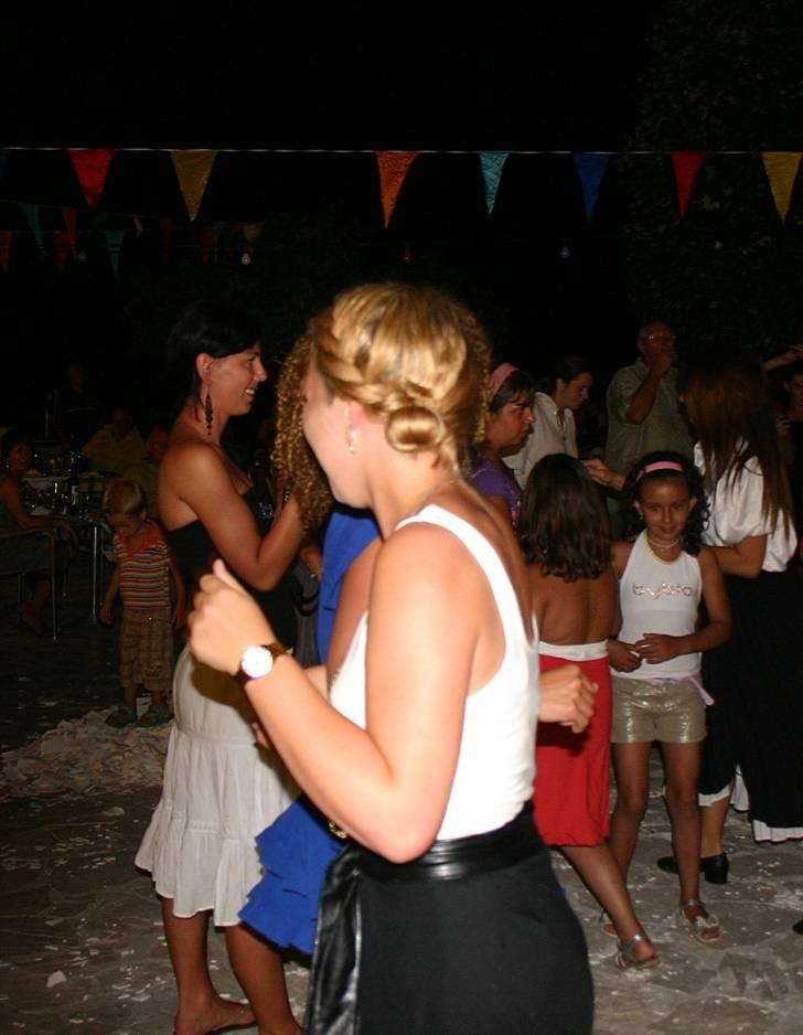 Krydstogt / Korfu ferie  - Og Mie står lige og griner lidt for sig selv da det var lidt sværere end hun havde regnet med ;) billede 31