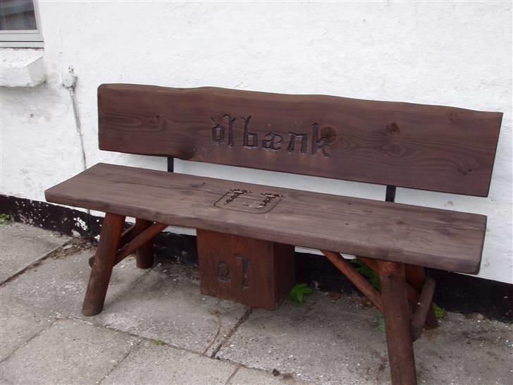 Vores ferie på "nissebo" :) - Pap's ølbænk ;)
meget vigtig at få med! billede 30