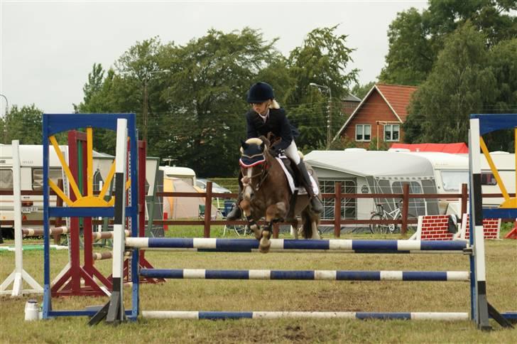 Ponyuge 2009 Bernie & Emilie Pedersen - Copyright  ©  Charlotte Petersen billede 2