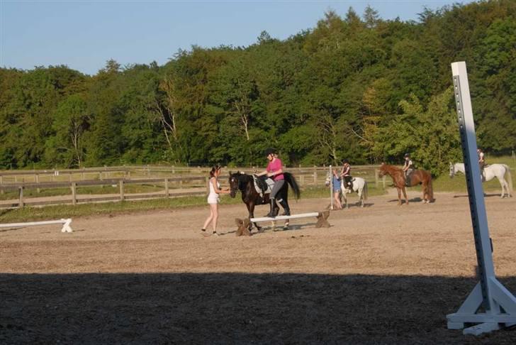 Charlie - Min part - Det er faktisk ret svært at gå på line når man har problemer med finmotorikken x'D billede 19