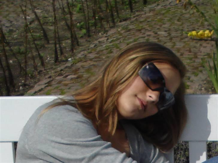 RE<3 Ranum efterskole<3 09/10 - På cykel tur til et gammelt kloster som er kendt for sin urte have
mig
(foto:sidsel) billede 65