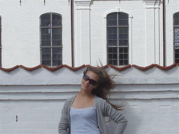 RE<3 Ranum efterskole<3 09/10 - På cykel tur til et gammelt kloster som er kendt for sin urte have
mig
(foto:sidsel) billede 66