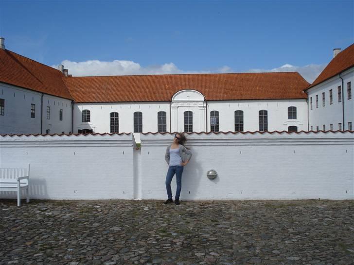 RE<3 Ranum efterskole<3 09/10 - Cykel tur til klosteret..........
mig billede 87