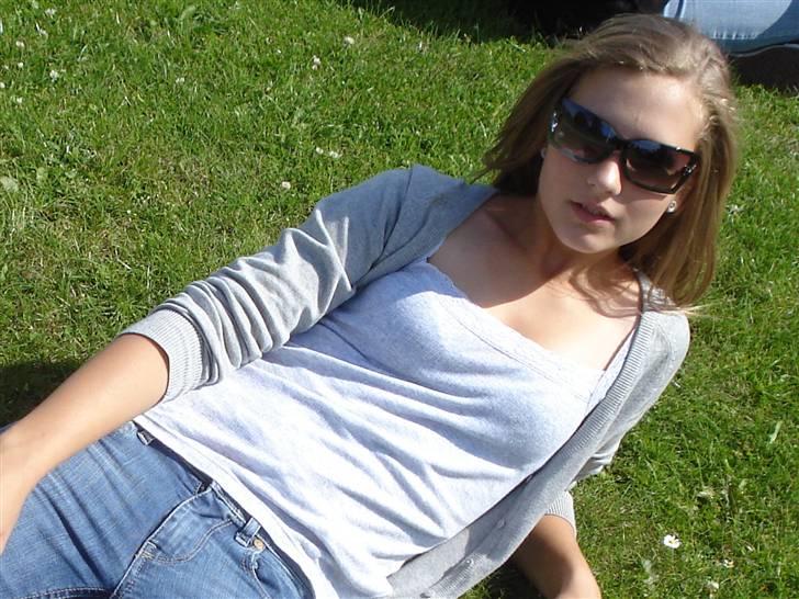 RE<3 Ranum efterskole<3 09/10 - På cykel tur til et gammelt kloster som er kendt for sin urte have
mig
(foto:sidsel) billede 149