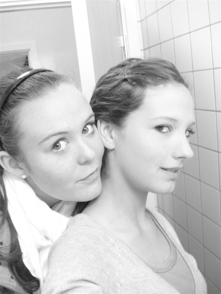 RE<3 Ranum efterskole<3 09/10 - Line og jeg<3
 billede 239