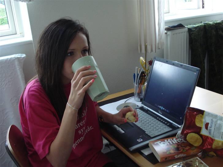 RE<3 Ranum efterskole<3 09/10 - Mmhhmmmm chips og soda vand!! billede 249