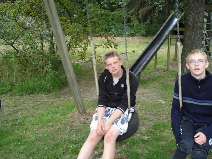RE<3 Ranum efterskole<3 09/10 - Jesper og henrik på lejerens leje plads<3 billede 253