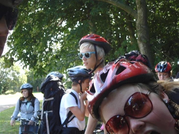 RE<3 Ranum efterskole<3 09/10 - Magnus (ham med de blå sol briller) oh skøre AM billede 272