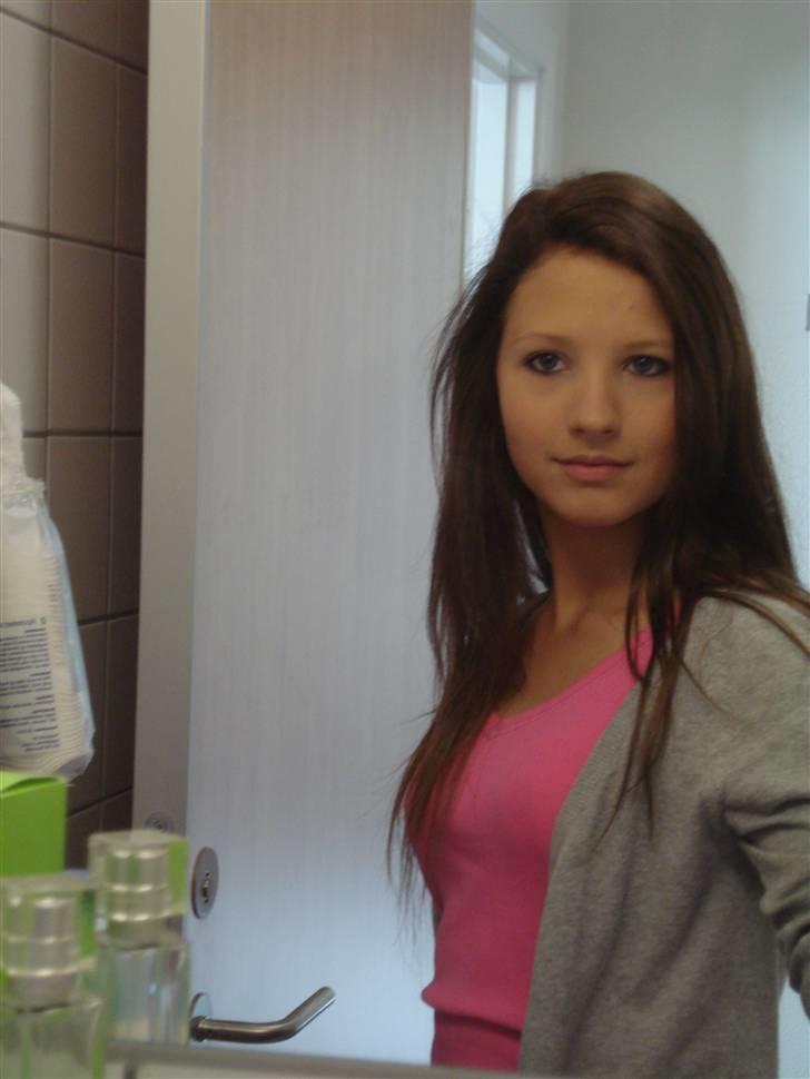 RE<3 Ranum efterskole<3 09/10 - Fik farvet hår den første uge xD billede 2