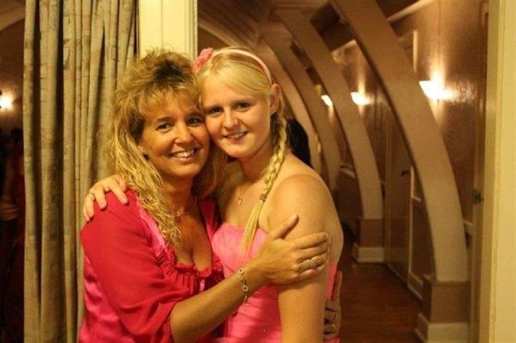 Min mormor og morfars 125 års fødselsdag - Anne og jeg billede 4