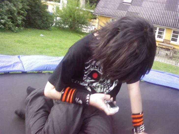 Billeder af mine venner/veninder/nogen jeg holder meget af+mig med nogen:p - Så er vi sørme oppe på rideskolen os tre også kom Camilla også og hyggede med os:D billede 11