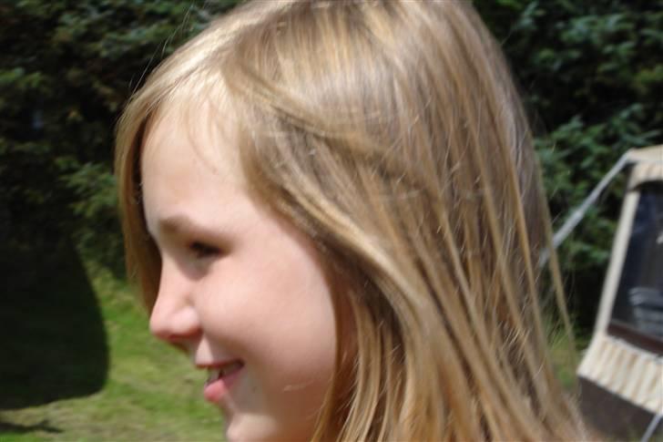 Billeder af mine venner/veninder/nogen jeg holder meget af+mig med nogen:p - Det er Sandra's smukke ansigt:) hihi billede 26