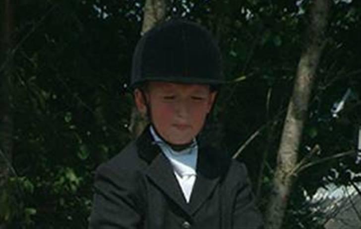 Billeder af mine venner/veninder/nogen jeg holder meget af+mig med nogen:p - Martin din ged:p Da jeg lærte dig syndes jeg bare du var den dummeste dreng jeg kendte. Men du er helt en anden person når man lærer dig af kende og det mener jeg!! For når man lærer dig af kende er du faktis rigtigt sød. Nu kan jeg bedre forstå at Nadia var venner med dig din ged:p
Han er ynger end mig og hvad så??!! Jeg er sku lige glad om mine venner/veninder eller sådan noget er ældre eller ynger end mig!! OG hvis I har noget i mod det så er det jeres ejen skyld!! billede 27