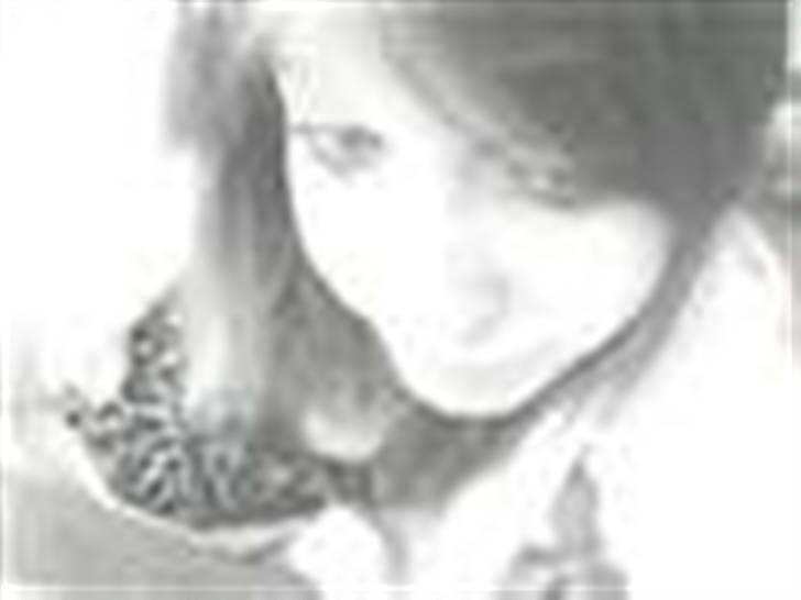 Billeder af mine venner/veninder/nogen jeg holder meget af+mig med nogen:p - Det er så også en sød veninde, men vi ses så ikke så ofte mere... Og hun går på efterskole sådet er også svært lige nu:/
Men mig og Ida har haft nogen rigtige gode stunder og dårlige. Tro mig. (Har taget fra hendes arto.. Havde ikke selv et ordeligt billede af hende:p ) billede 29