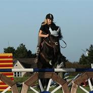 Blakkur og Mette på spring