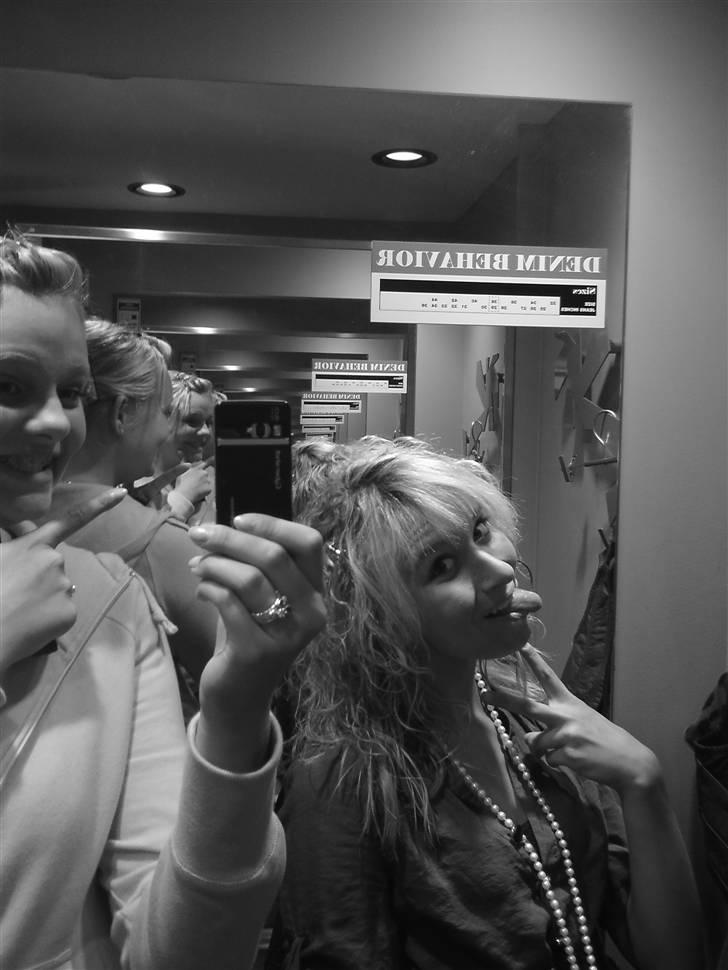 Min bedste veninde <3 - Til Open by nihgt, det var bare puisse hyggeligt skath, fuck vi havde det sjovt xD<3 billede 1