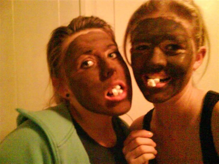 De sjove mennesker hihih  - Hiihh vi hygger sku os når vi er sammen billede 4