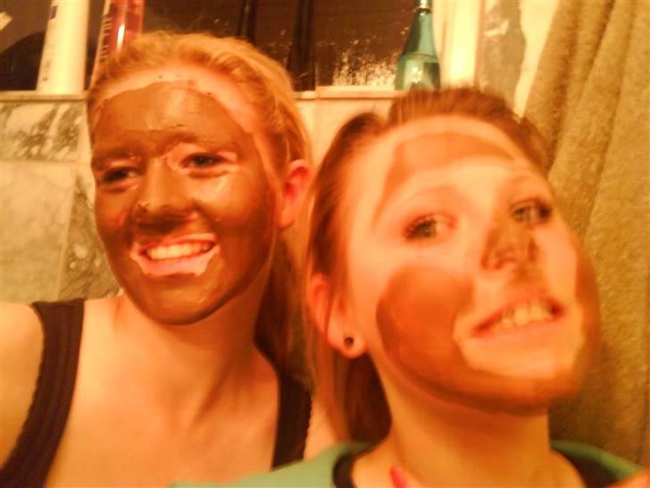 De sjove mennesker hihih  - Mette er ved at få det på hihi :D billede 9