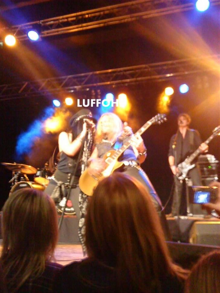 Celina Ree 14.10 09 - GuitarLeader&Celina Synger :D<3 billede 5