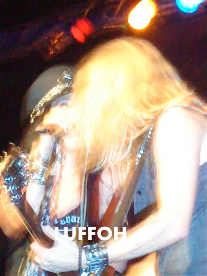 Celina Ree 14.10 09 - Seriøst...D et så ud somom de kyssede XD billede 22