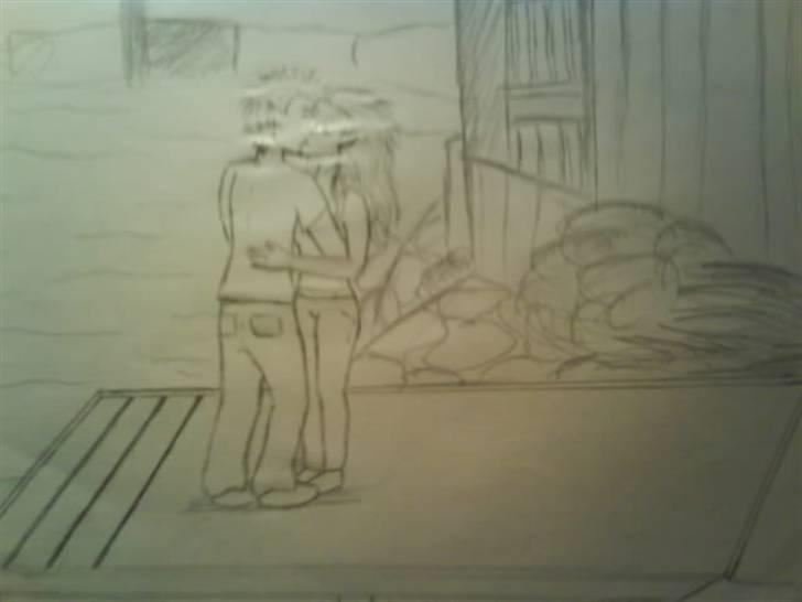 © Mine tegninger :) - Et forsøg på at lave min kæreste og jeg nede på den havn jeg bor tæt ved :I Nede på broen:b (som jeg i øvrigt ikke har tegnet færdig, som  I kan se xb .. ) billede 13