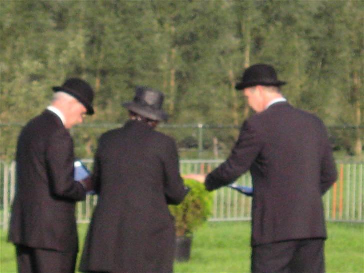 Kåring i NSvT Holland 15 sept. 07 - Dommerne i fint tøj billede 29