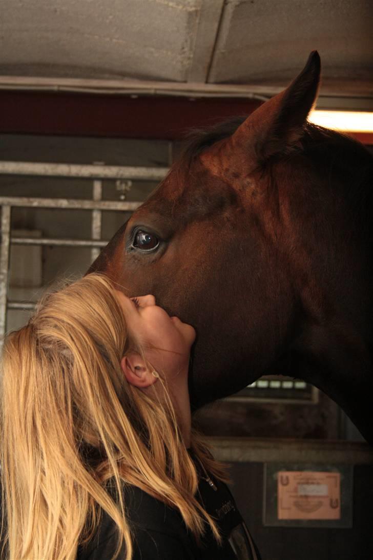 Joy - Cathrines hår ligner hø!:) billede 16