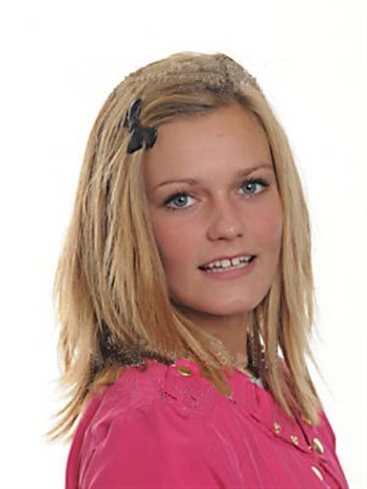 Take a dirty picture for me :i <3 - 20. skolefoto 09 billede 12