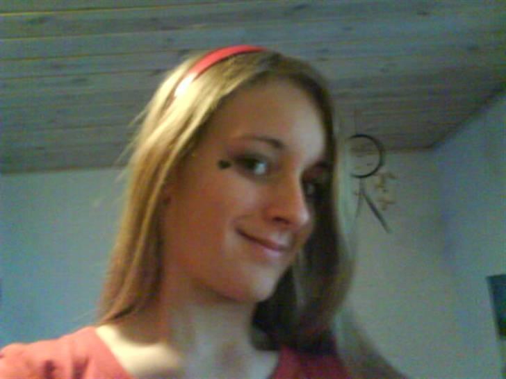 Billeder af mine venner/veninder/nogen jeg holder meget af+mig med nogen:p - Kedet mig så tegnet et hjerte xD billede 34