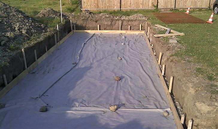 Vores pool - Undergrunden til poolen billede 15