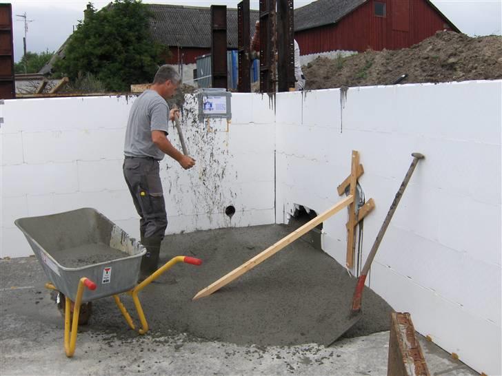 Vores pool - Væggene holdt ikke, så betonen flød ud (katastrofe!!!) billede 7